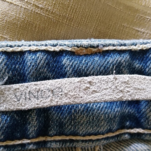 Vince Distressed Jeans - Picture 5 of 7